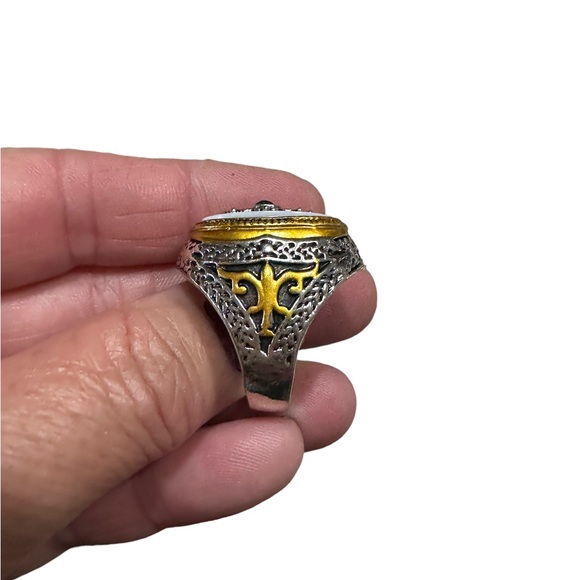 Vintage Style Unisex Gold and Silver Ring - Picture 3 of 7